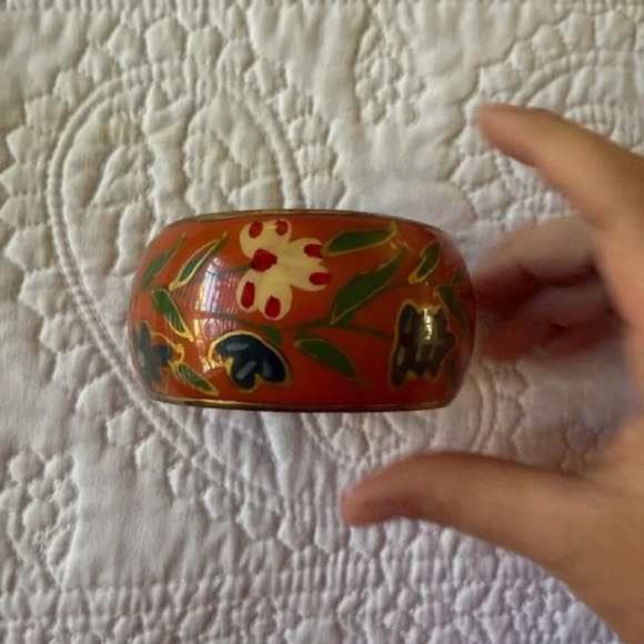 vintage metal enamel flower bangle bracelet - Picture 8 of 8